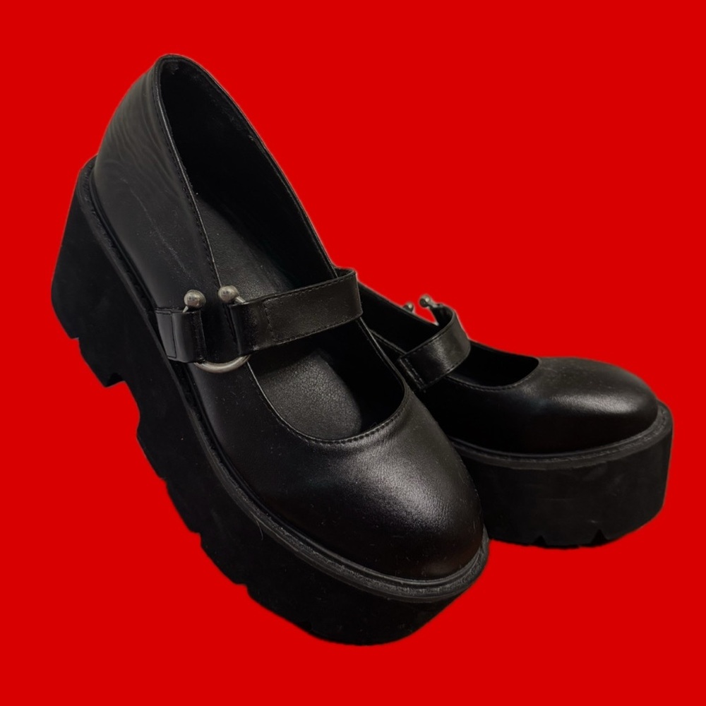 Platform Mary Jane shoes with a punk twist!